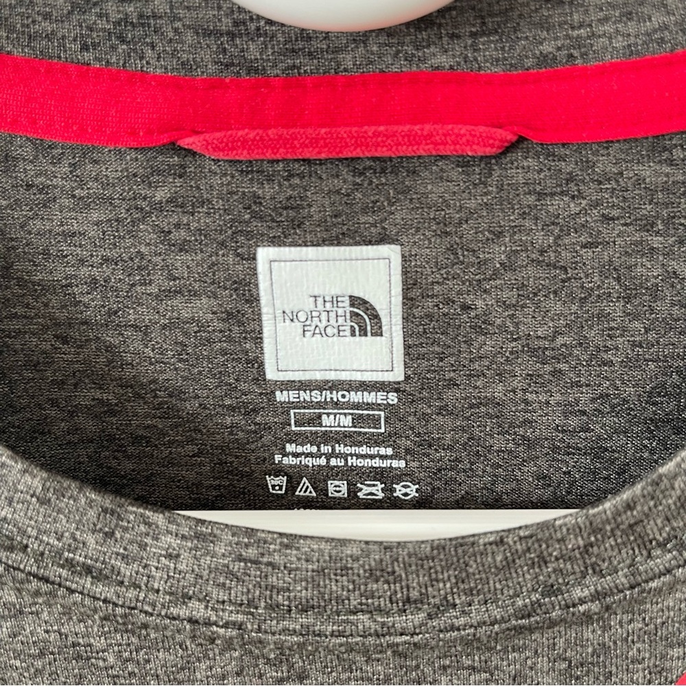 The north face men’s tshirt (size m) - Picture 3 of 3